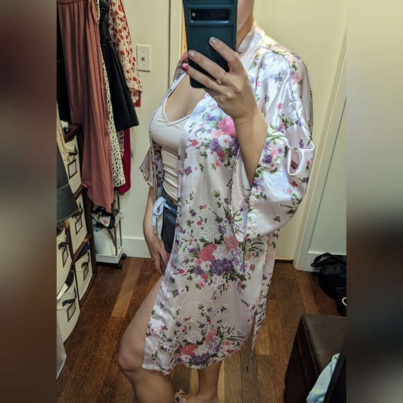 Pink Floral Robe - Picture 4 of 9